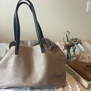 Sole/Society Tan Large Purse Bag, 3 Large Compartments, Pockets, Zipper, Snaps